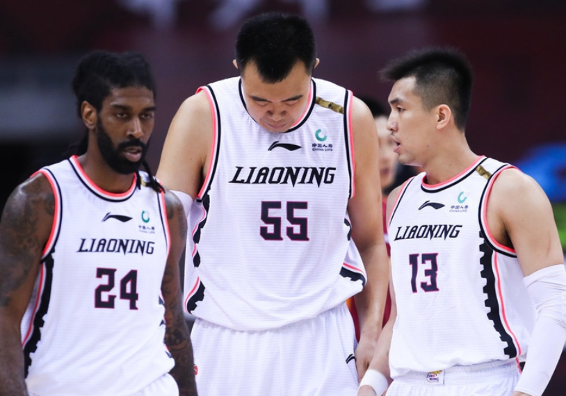 包含DFM翻盘FPX，Kanavi操刀奇招英雄翻盘宿敌对决淘汰赛，留下经典瞬间的词条