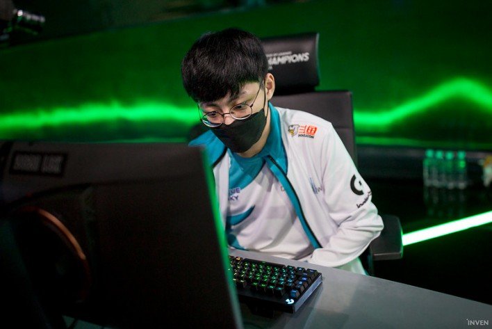 包含DRX2血洗RGE,ShowMaker高光表现的词条 包含DRX2血洗RGE,ShowMaker高光表现的词条