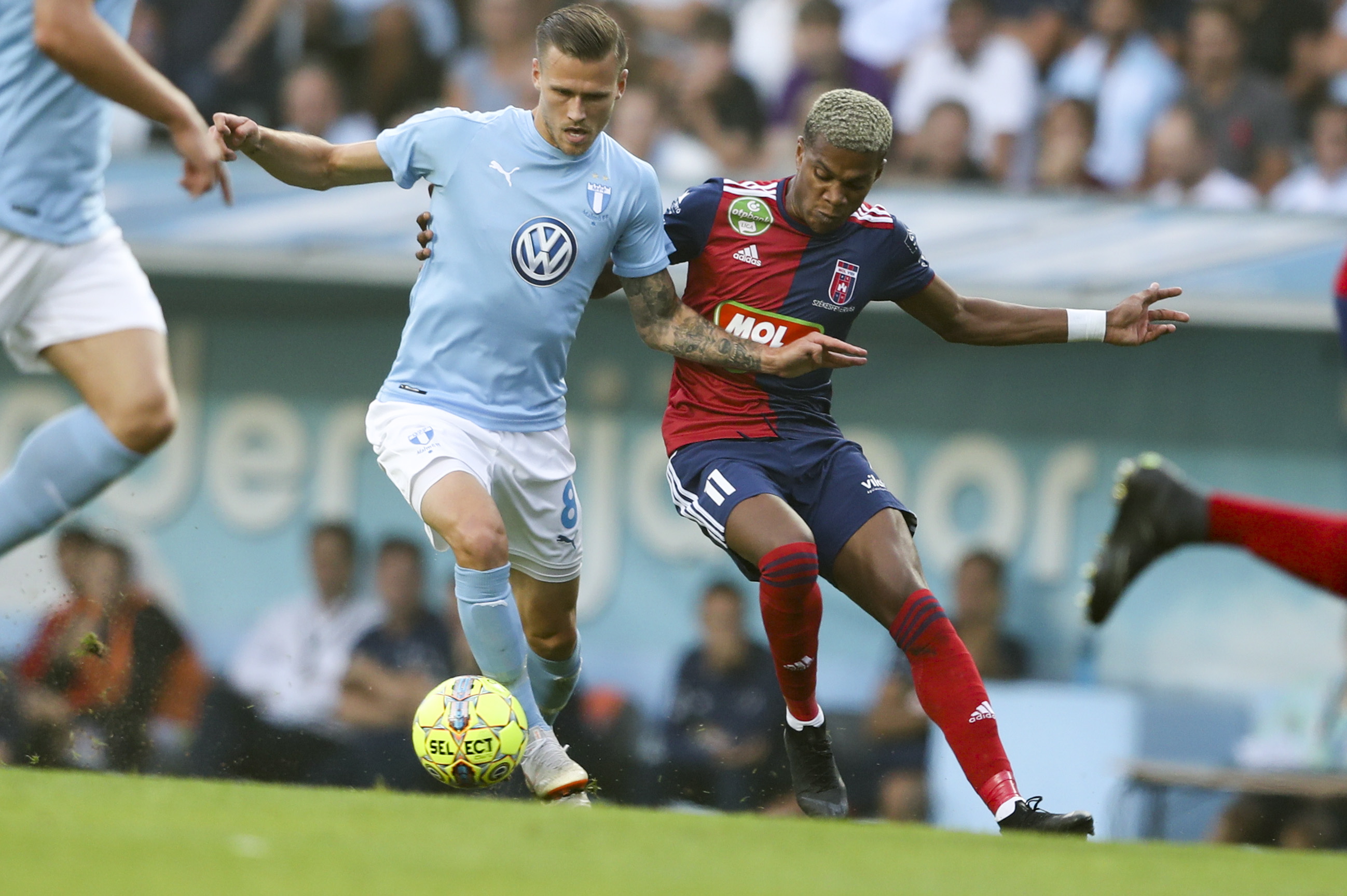 瑞典国家队中场得到主教练肯定,展现出色表现 瑞典国家队中场得到主教练肯定,展现出色表现