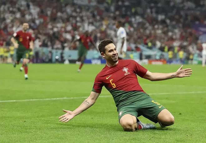 国际男足友谊赛：葡萄牙队胜出摩洛哥队的简单介绍