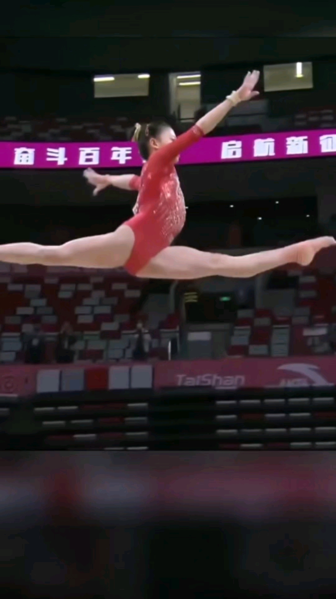 体操表演中选手花样翻新，大获成功的简单介绍