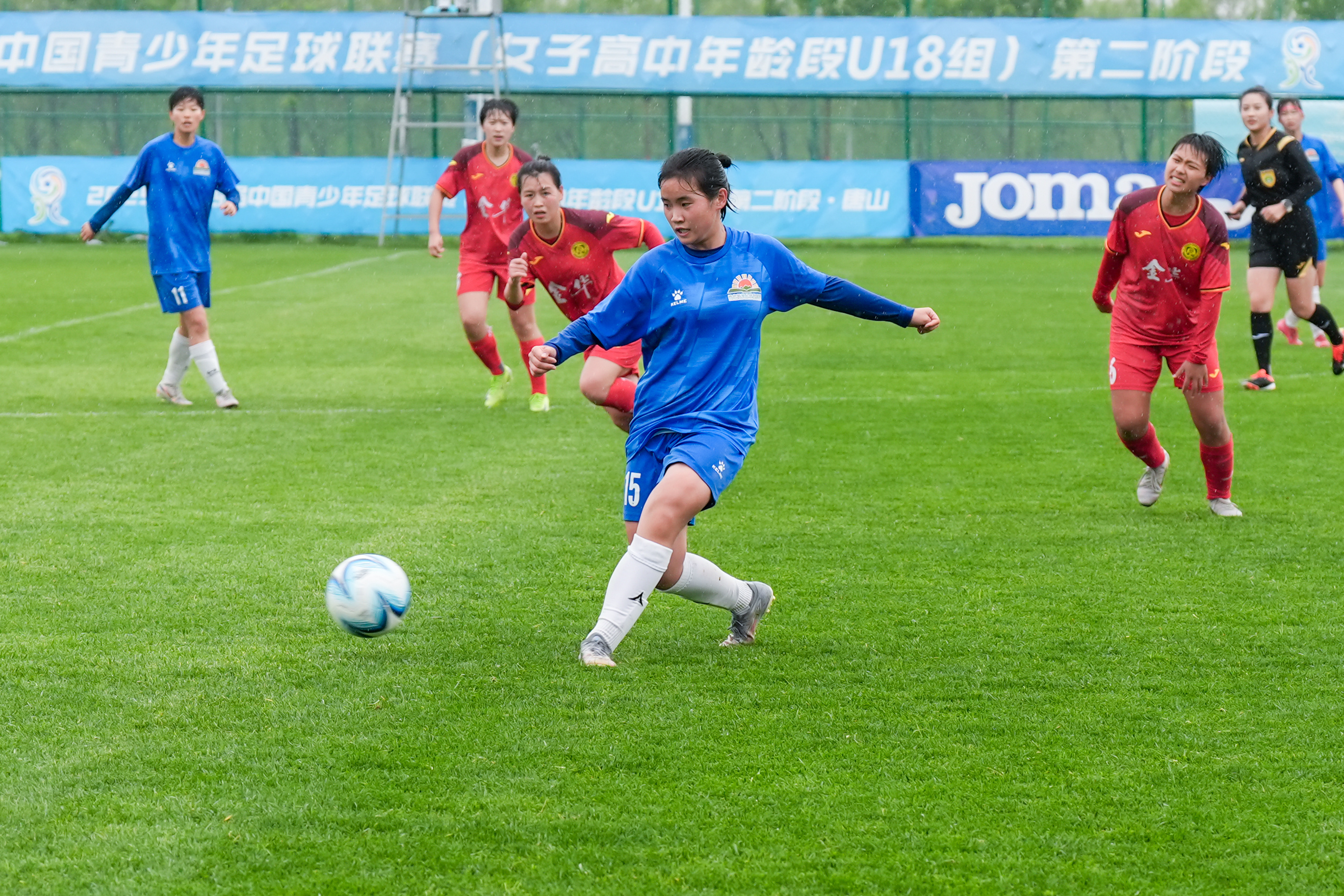 中国足球职业联赛赛场上的精彩瞬间 中国足球职业联赛赛场上的精彩瞬间