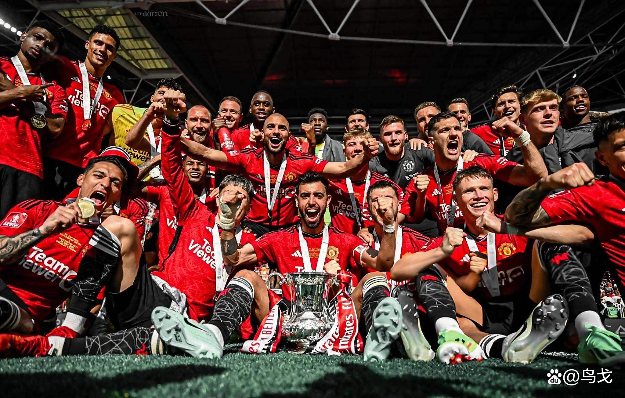 曼联客场大胜圣诞球队，追赶榜首