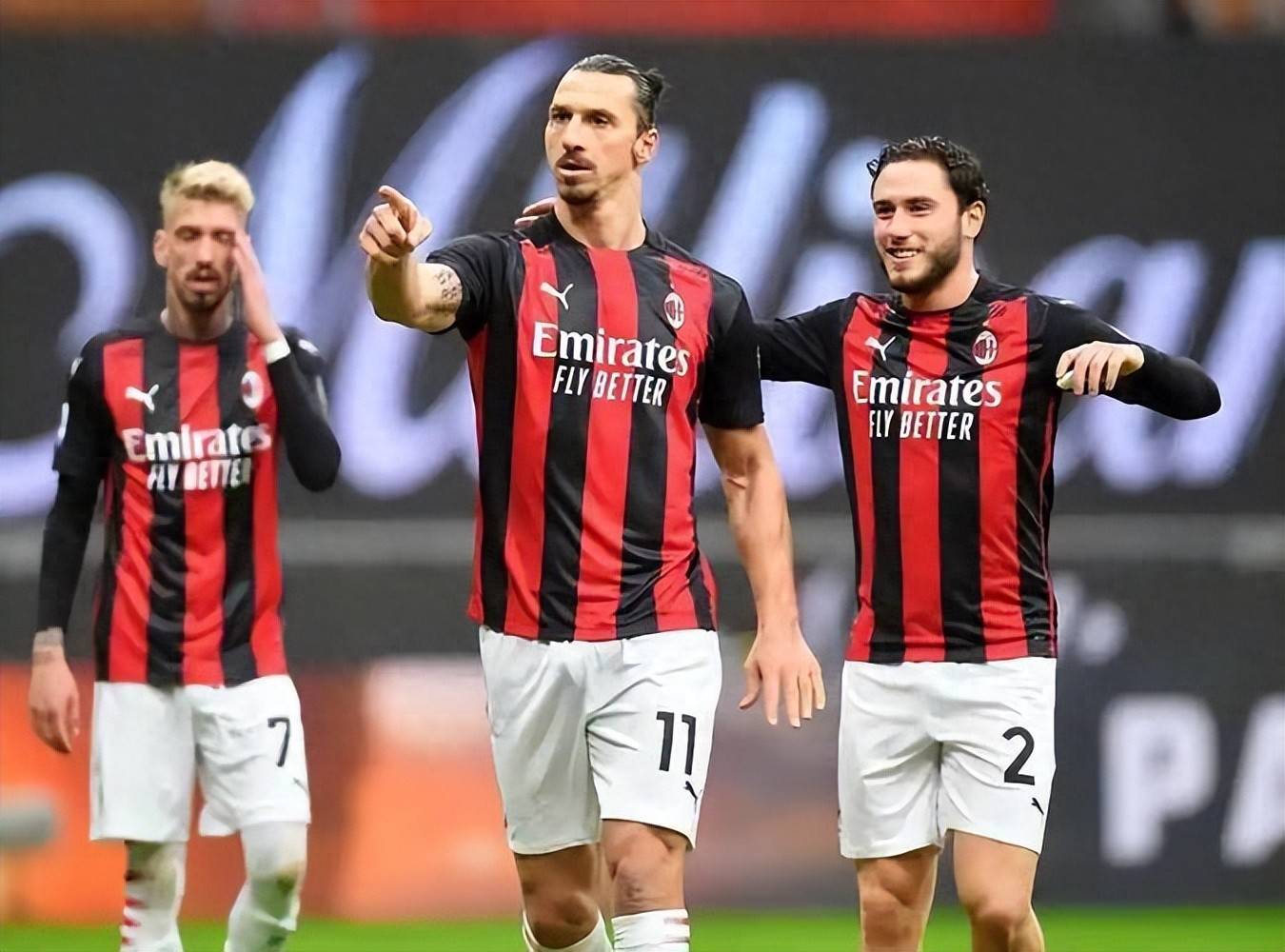 尤文图斯客场大胜AC米兰获得胜利