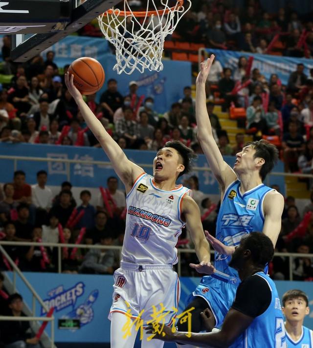 山东队客场力克福建男篮，豪取三连胜