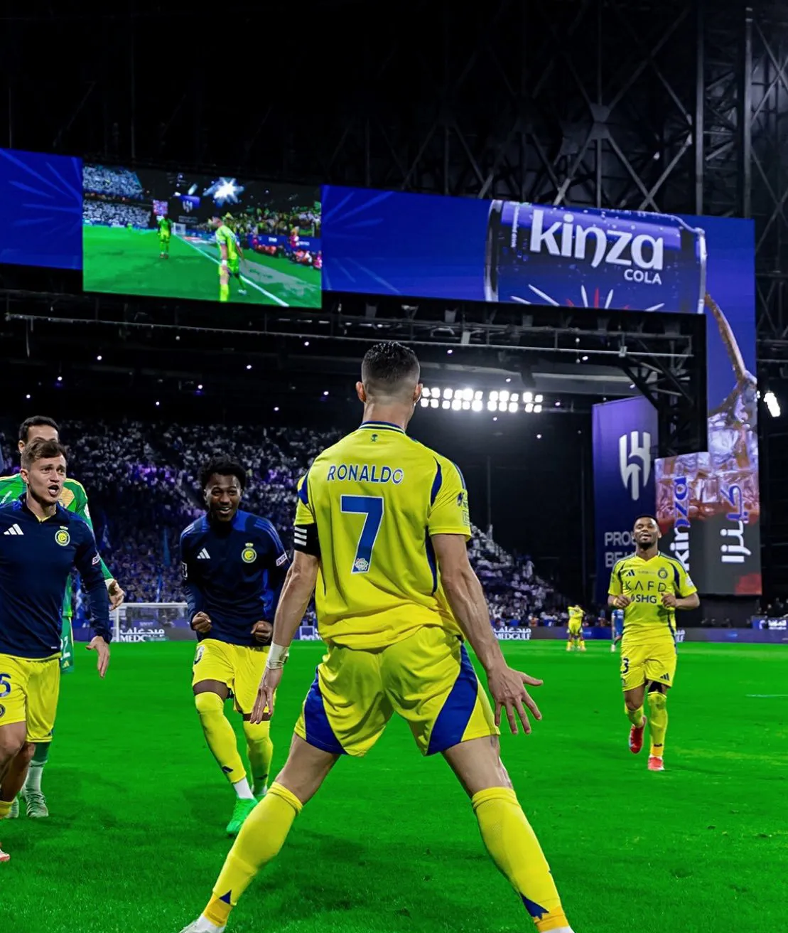 包含里昂鏖战皇马,C罗统治全场的词条 包含里昂鏖战皇马,C罗统治全场的词条