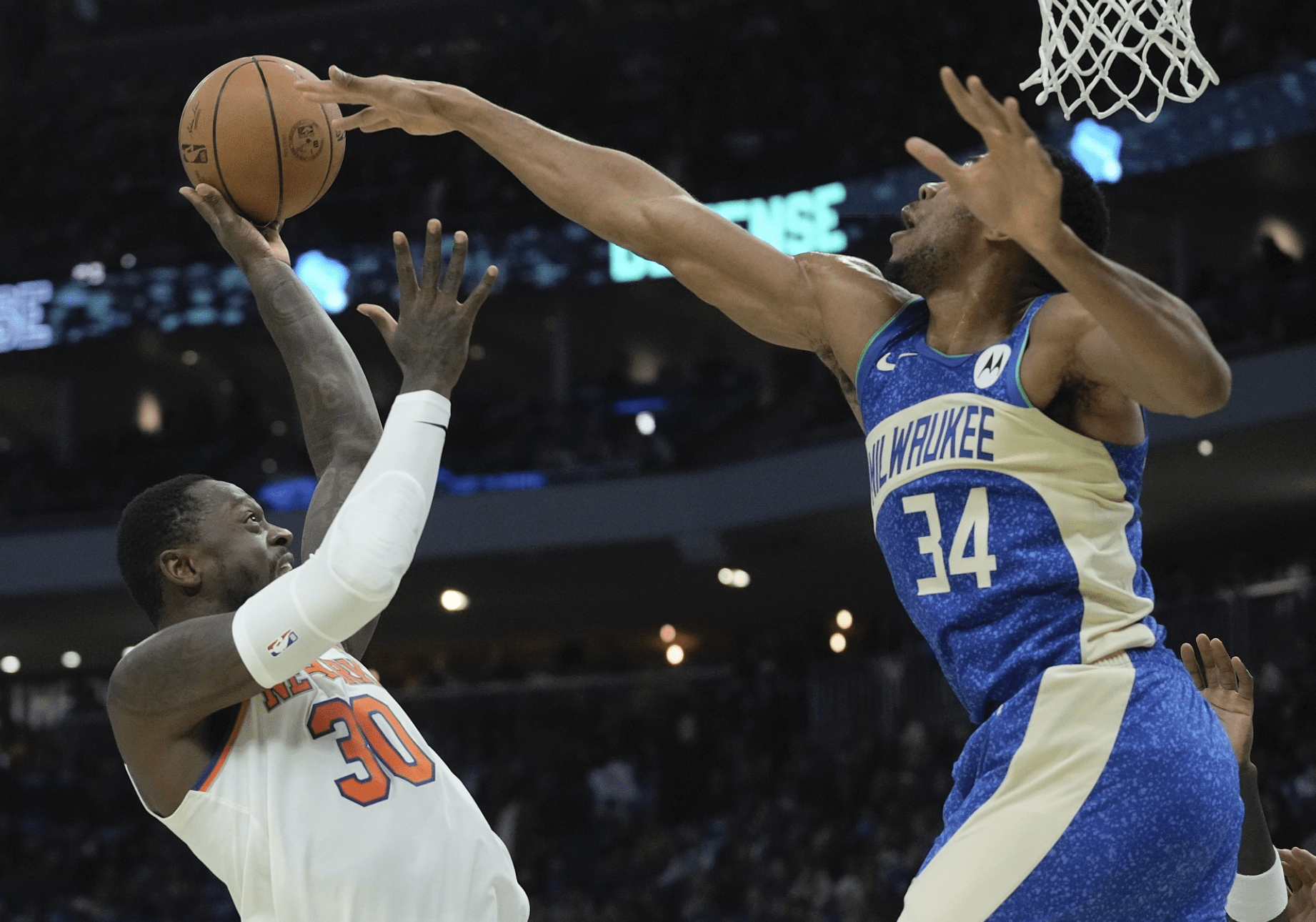 开云体育-雄鹿翻盘猛龙，布伦森高光表现