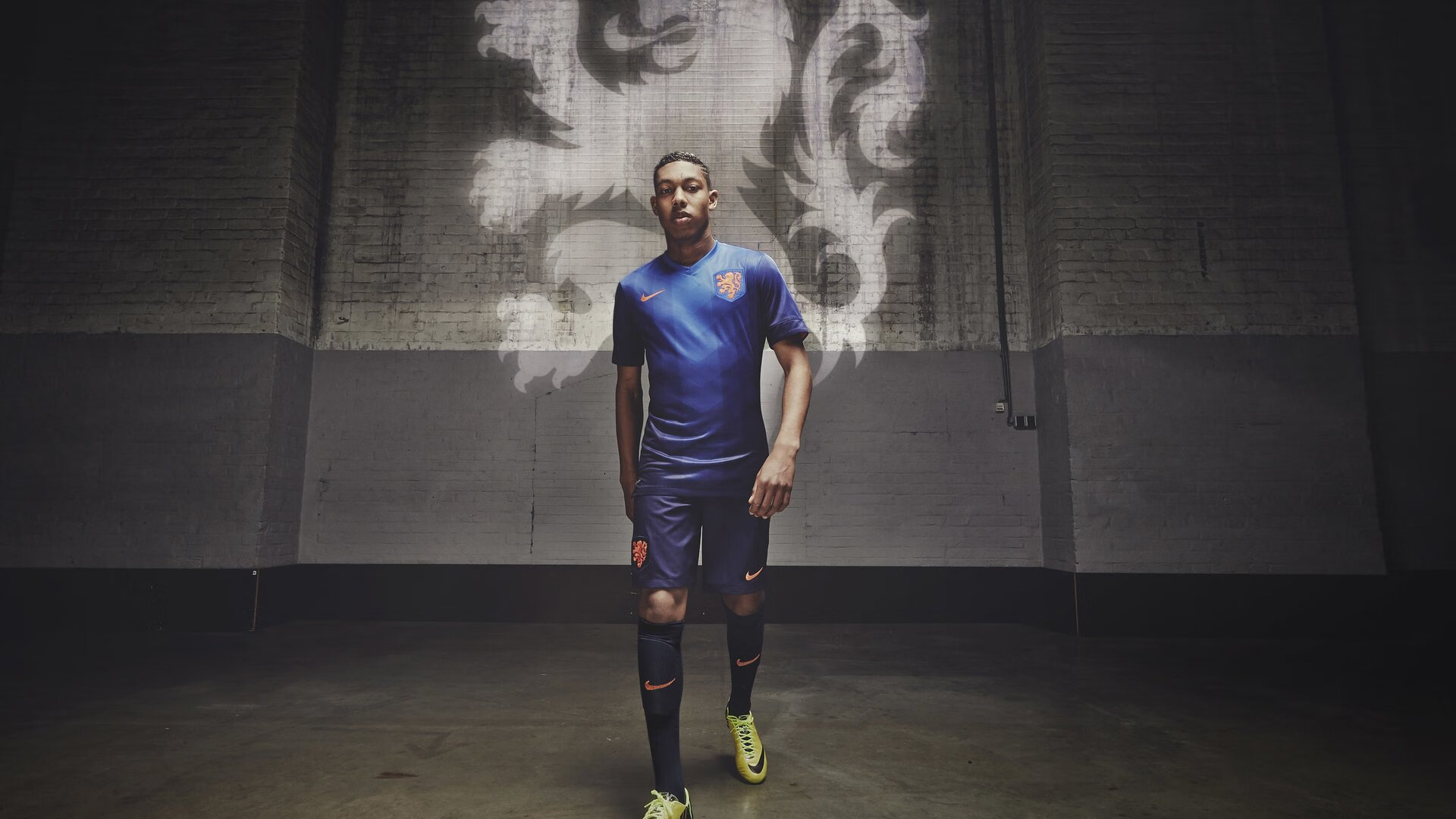 跨界狂飙，智利足球勒沃强敌，内马尔F1赛道接管极限