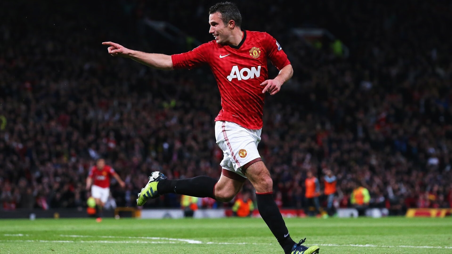 街道狂飙与绿茵压制，当F1引擎轰鸣遇见拉齐奥的战术铁壁